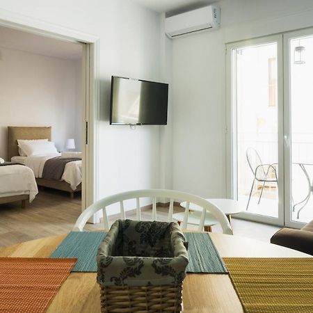 Comfort Zone Apartment In The Heart Of Афины Экстерьер фото