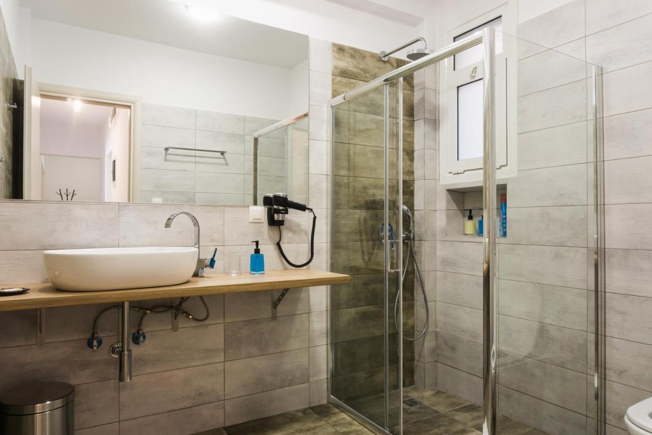 Comfort Zone Apartment In The Heart Of Афины Экстерьер фото