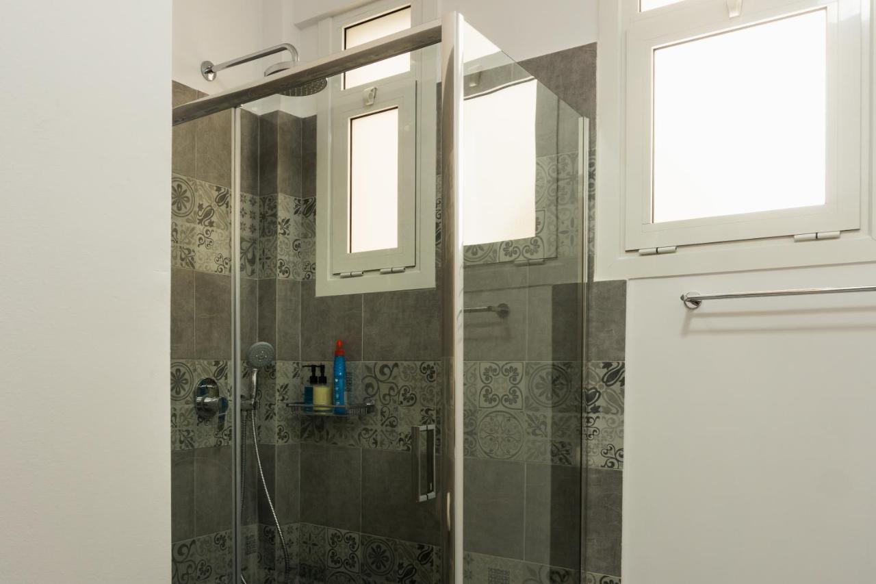 Comfort Zone Apartment In The Heart Of Афины Экстерьер фото